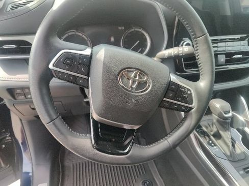 Used 2022 Toyota Highlander Limited AWD/4WD image 22