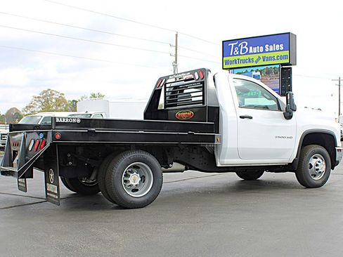 Used 2024 Chevrolet Silverado 3500 W/T w/ Snow Plow Prep Package AWD/4WD image 4