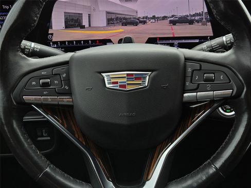 Used 2022 Cadillac Escalade Premium Luxury AWD/4WD image 17