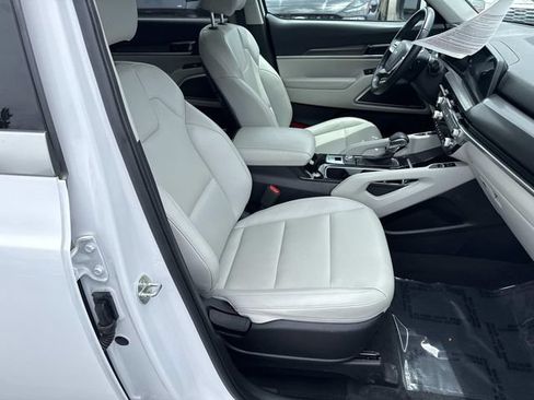 Used 2024 Kia Telluride S FWD image 8