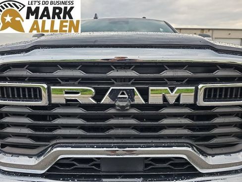 Used 2025 RAM 2500 Big Horn AWD/4WD image 30