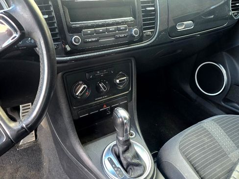 Used 2013 Volkswagen Beetle 2.0T image 14