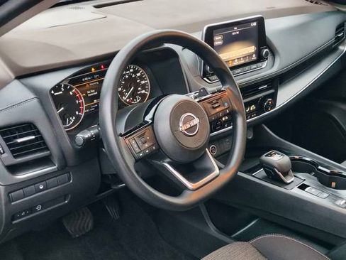 Used 2023 Nissan Rogue SV image 15