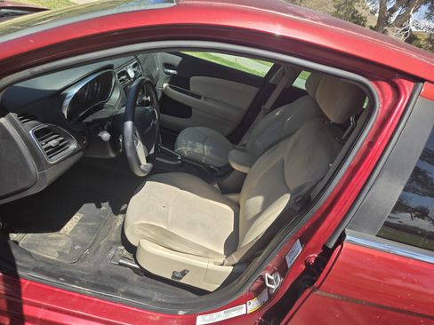 Used 2012 Chrysler 200 Touring image 8