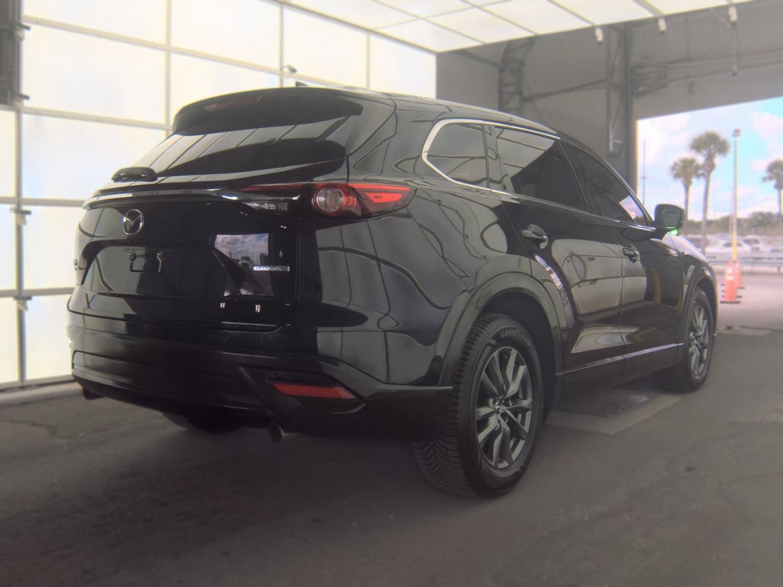 Used 2023 MAZDA CX-9 Touring AWD/4WD image 2