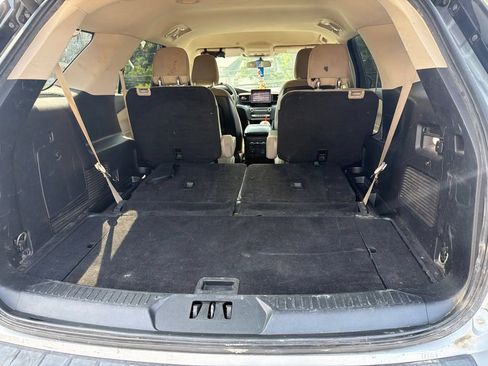 Used 2020 Ford Explorer XLT AWD/4WD image 8