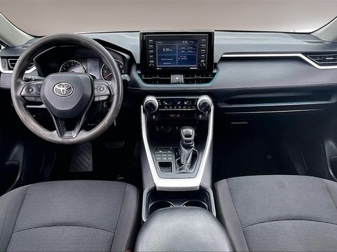 Used 2021 Toyota RAV4 LE image 15