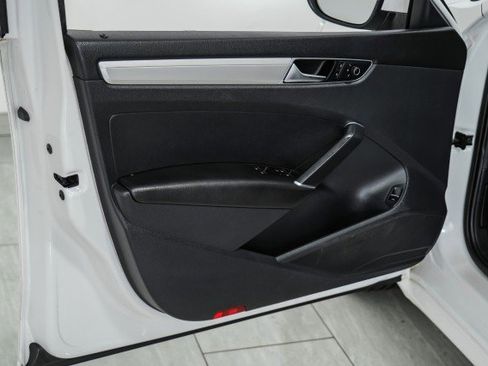 Used 2016 Volkswagen Passat 1.8T S w/ Lighting Package (P06) image 39