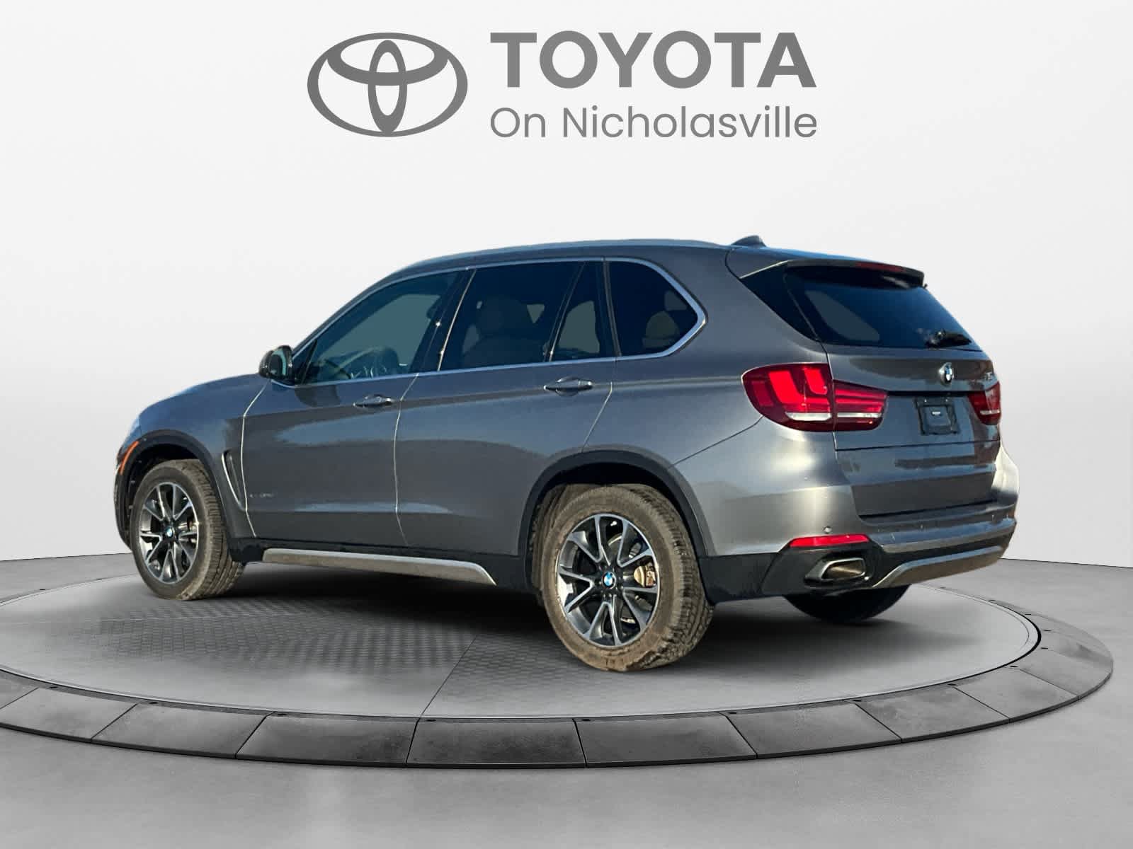 Used 2018 BMW X5 xDrive35d w/ Driving Assistance Package AWD/4WD image 3