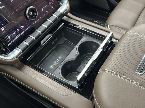 Used 2025 GMC Yukon XL Denali Ultimate image 22