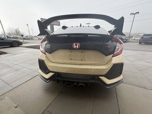 Used 2017 Honda Civic Type R image 7