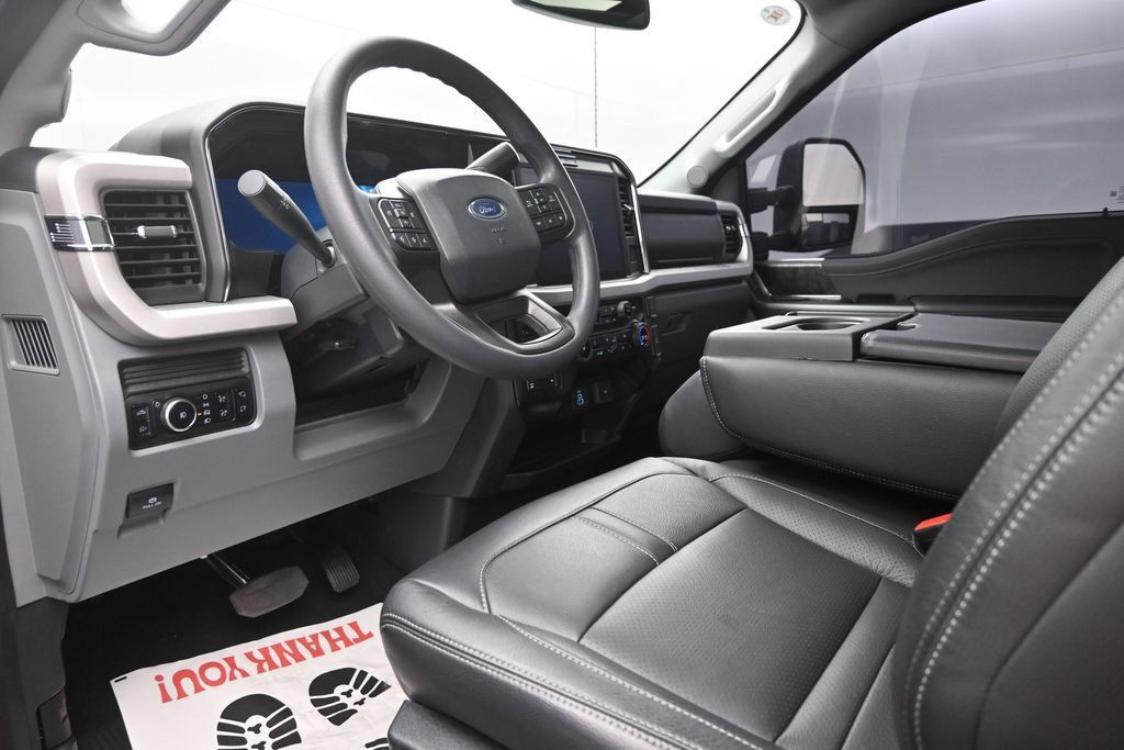 Used 2025 Ford F250 XLT w/ Black Appearance Package AWD/4WD image 19