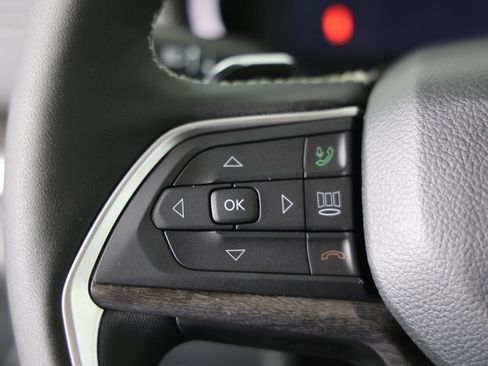 New 2025 Jeep Grand Cherokee Limited w/ Black Appearance Package image 15