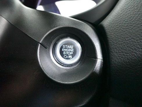 Used 2023 Jeep Renegade Latitude AWD/4WD image 19
