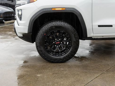 New 2026 GMC Canyon Elevation w/ Convenience Package image 24