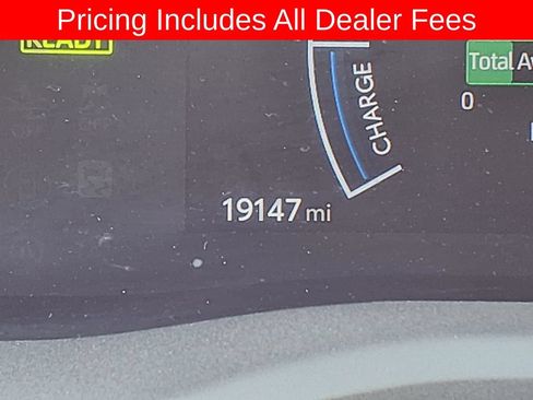 Used 2025 Toyota Camry SE w/ Convenience Package FWD image 31