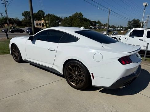 Used 2025 Ford Mustang Premium RWD image 5