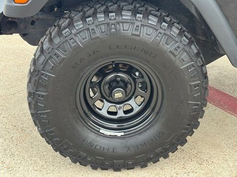 Used 2005 Jeep Wrangler X w/ Tire & Wheel Group (Ecco) image 15