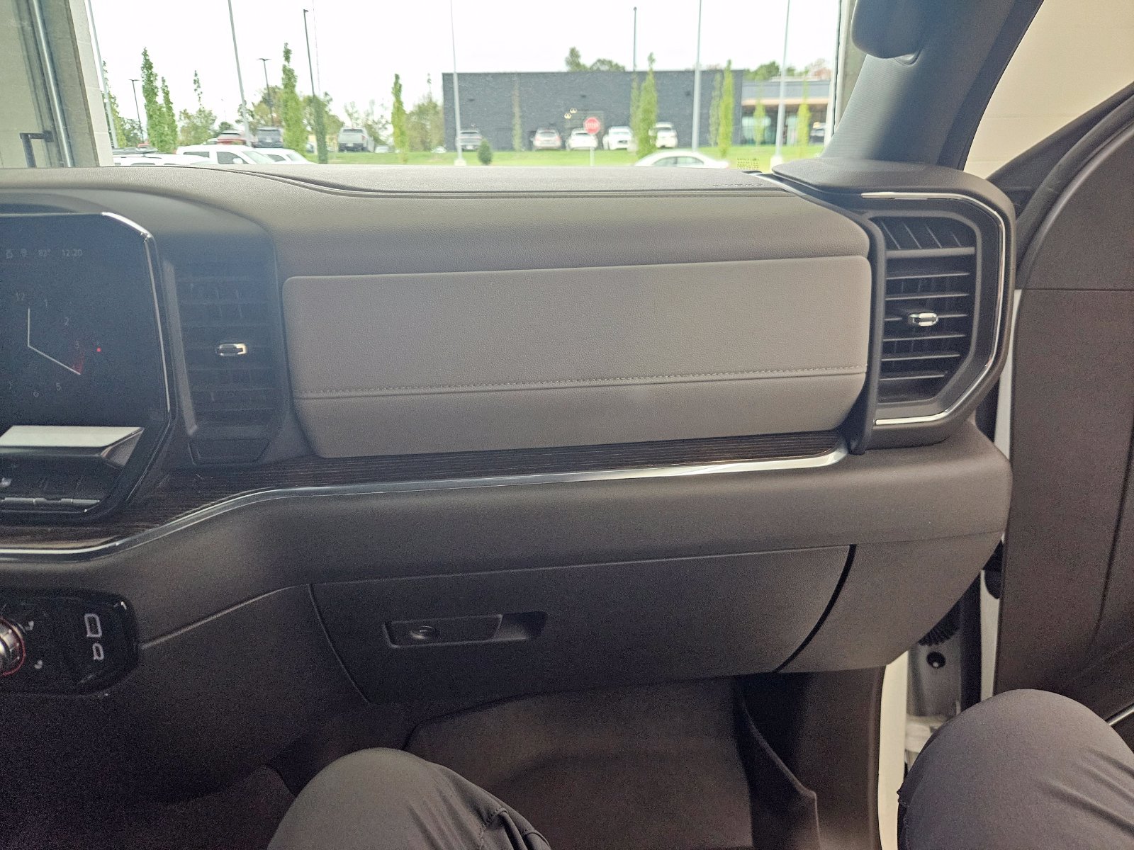 Used 2024 GMC Sierra 1500 SLE AWD/4WD image 30