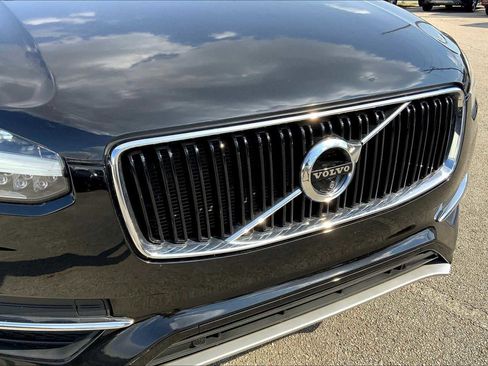 Used 2017 Volvo XC90 T6 Momentum w/ Vision Package image 29