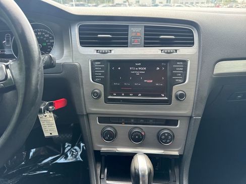 Used 2016 Volkswagen Golf S FWD image 17