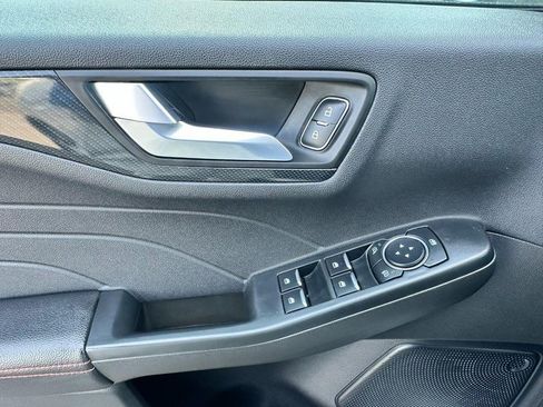 Used 2024 Ford Escape ST-Line w/ Tech Pack #1 AWD/4WD image 9