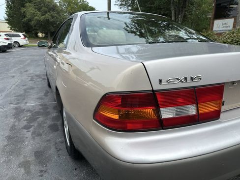 Used 1997 Lexus ES 330 FWD image 5