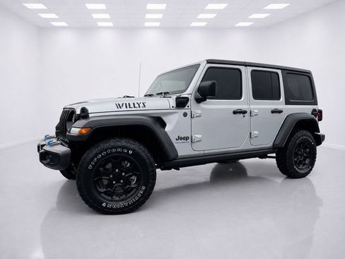 Used 2023 Jeep Wrangler Unlimited w/ Cold Weather Group AWD/4WD image 4
