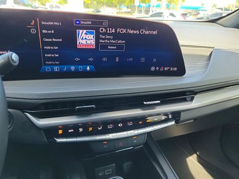 Certified 2025 Cadillac XT4 Premium Luxury FWD image 60