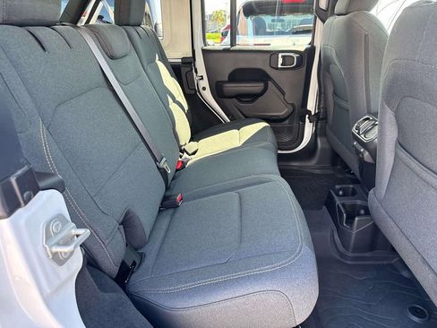 Used 2024 Jeep Wrangler Sport S image 9