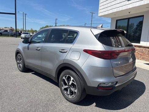 Used 2022 Kia Sportage LX image 6