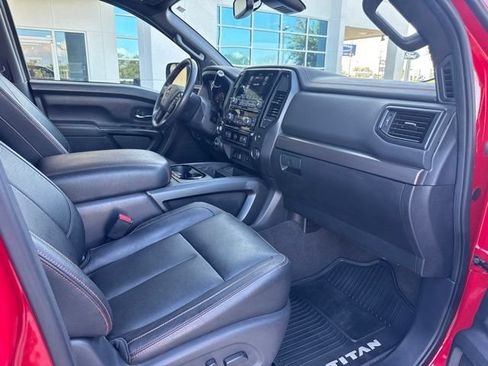 Used 2021 Nissan Titan PRO-4X w/ Pro-4x Convenience Package AWD/4WD image 12
