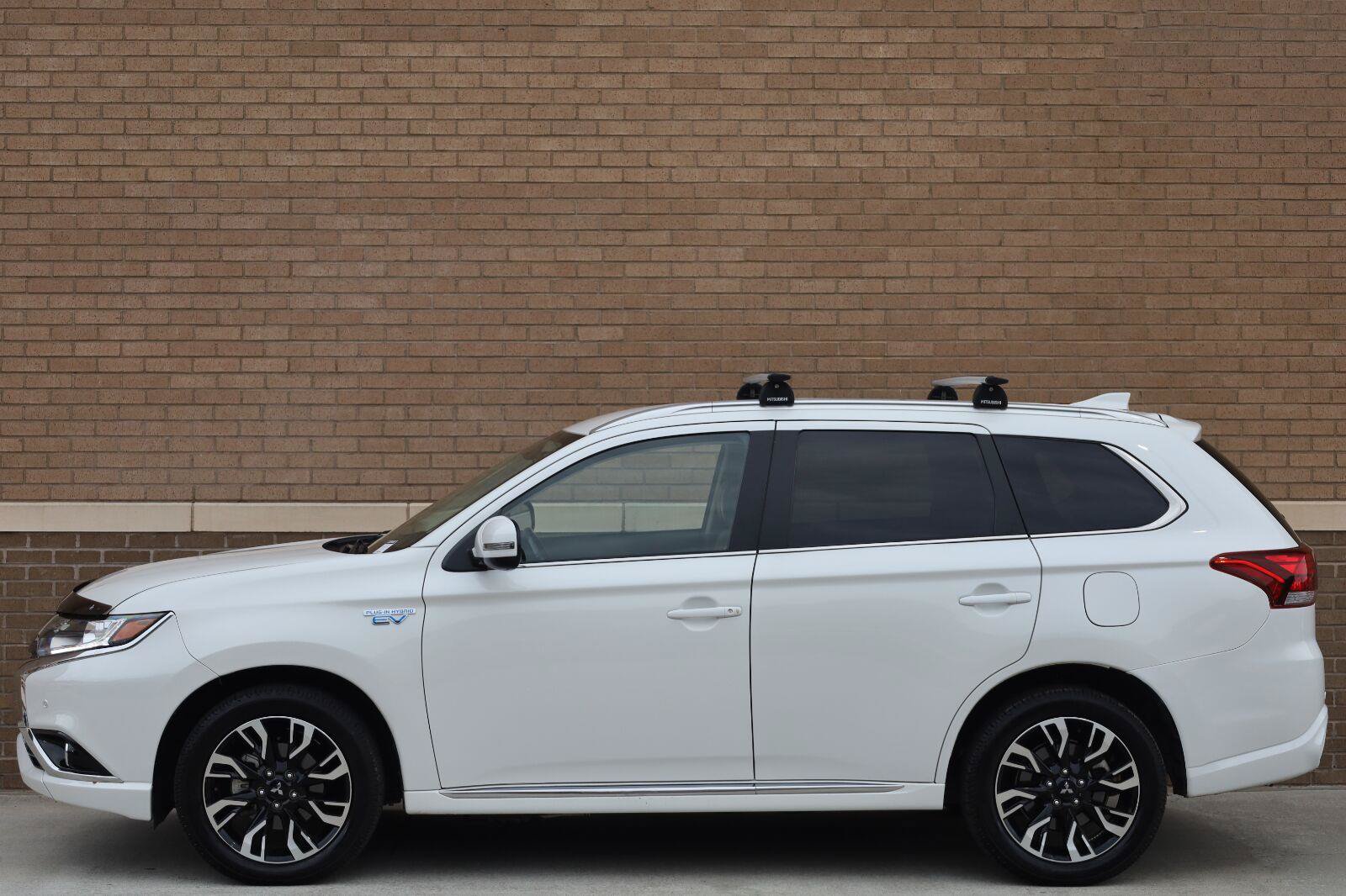 Used 2018 Mitsubishi Outlander GT AWD/4WD image 2