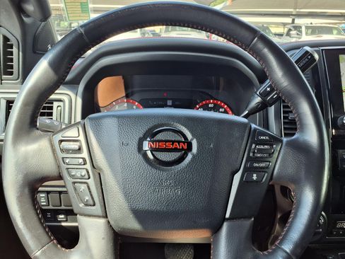 Used 2021 Nissan Titan PRO-4X w/ Pro-4x Convenience Package AWD/4WD image 29