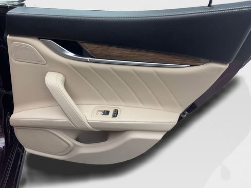 Used 2021 Maserati Ghibli RWD image 42