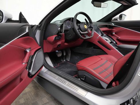 Certified 2025 Ferrari Roma Spider image 18