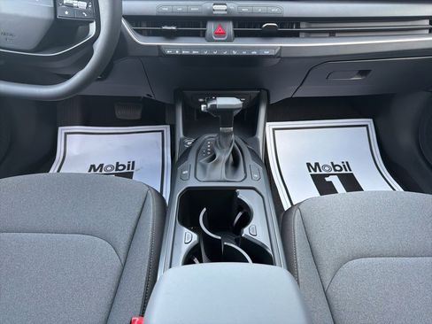 New 2025 Kia K4 LX image 28