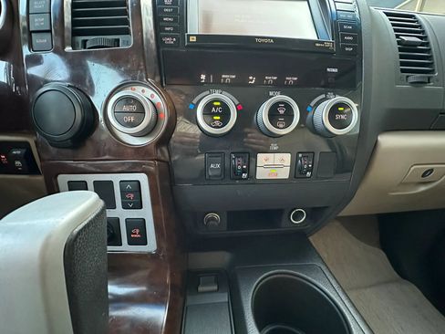 Used 2008 Toyota Sequoia Platinum RWD image 26