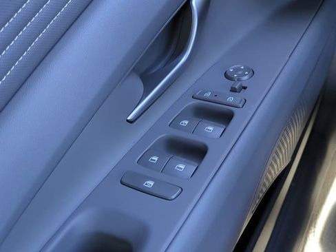 New 2025 Hyundai Elantra SEL image 22
