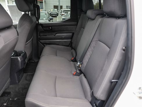 Certified 2024 Toyota Tacoma SR5 AWD/4WD image 8