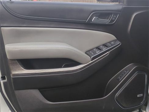 Used 2016 Chevrolet Suburban LT image 31