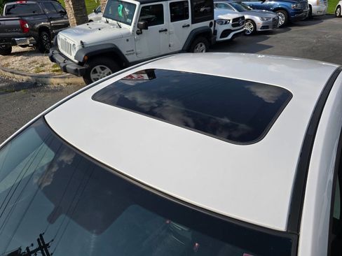 Used 2010 MAZDA MAZDA3 i Touring image 10