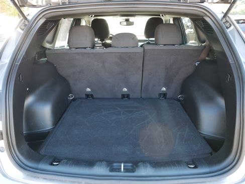 Used 2023 Jeep Compass Sport image 18