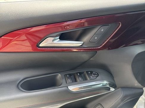 Used 2025 Chevrolet Traverse Z71 AWD/4WD image 19