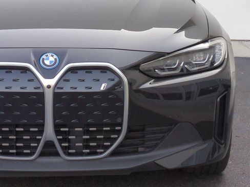 Used 2023 BMW i4 eDrive35 w/ Premium Package RWD image 6