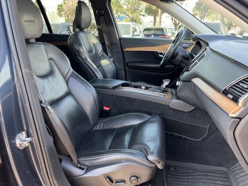 Used 2020 Volvo XC90 T6 Inscription w/ Protection Package image 34