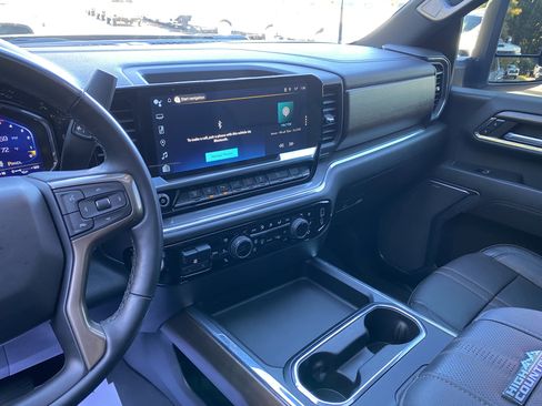 Used 2024 Chevrolet Silverado 2500 High Country w/ High Country Premium Package image 25