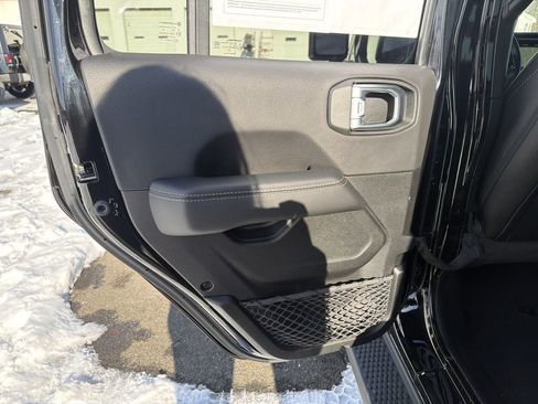 Used 2023 Jeep Wrangler Unlimited Sahara w/ Cold Weather Group image 12