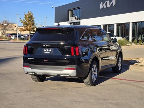 New 2026 Kia Sorento LX image 4