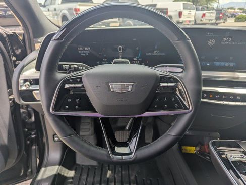 Used 2024 Cadillac Lyriq Luxury AWD/4WD image 12